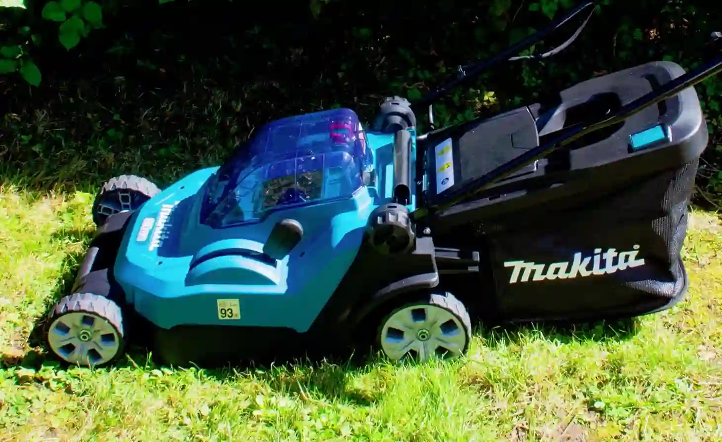 Makita DLM382Z